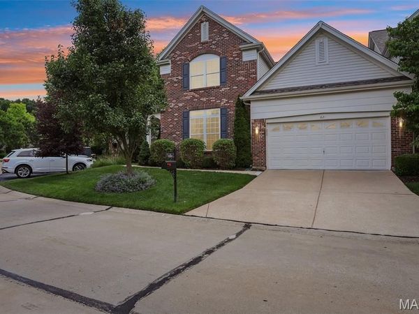 621 Stonebrook Court, Chesterfield, MO 63005