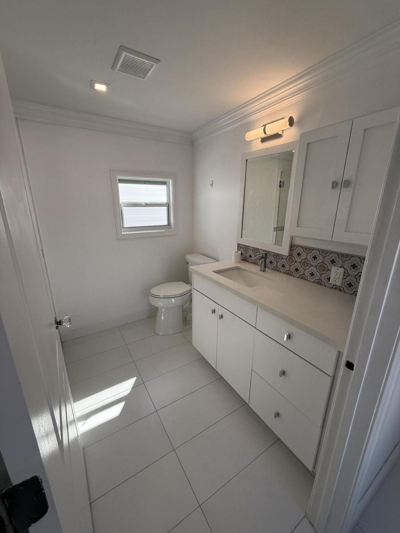206 Eagle Drive E, Briny Breezes, FL 33435 Photo