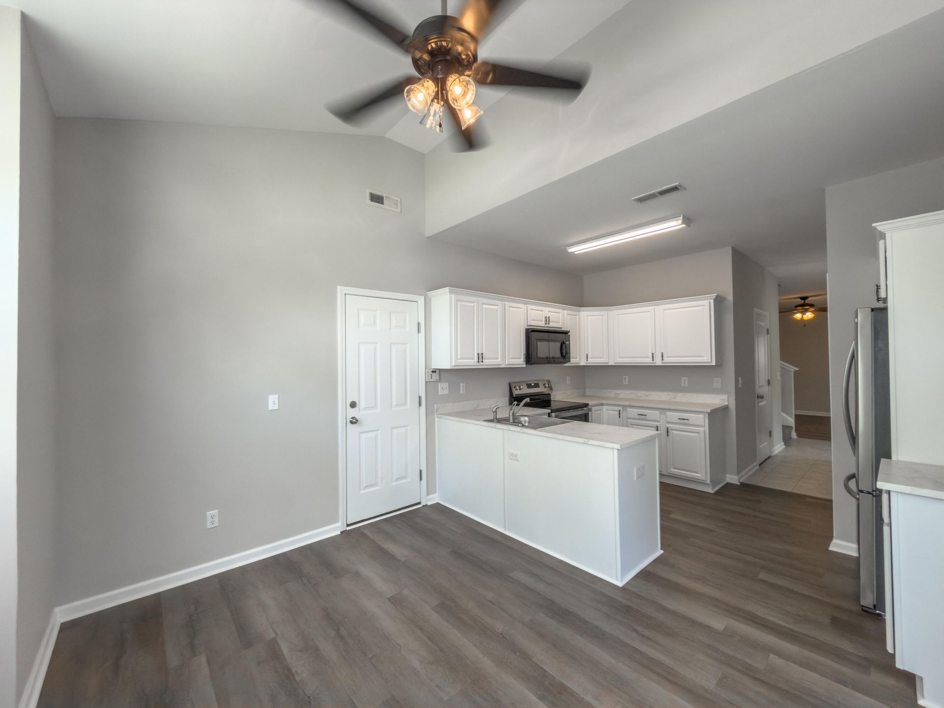 251 Grand Oaks Drive Photo 10