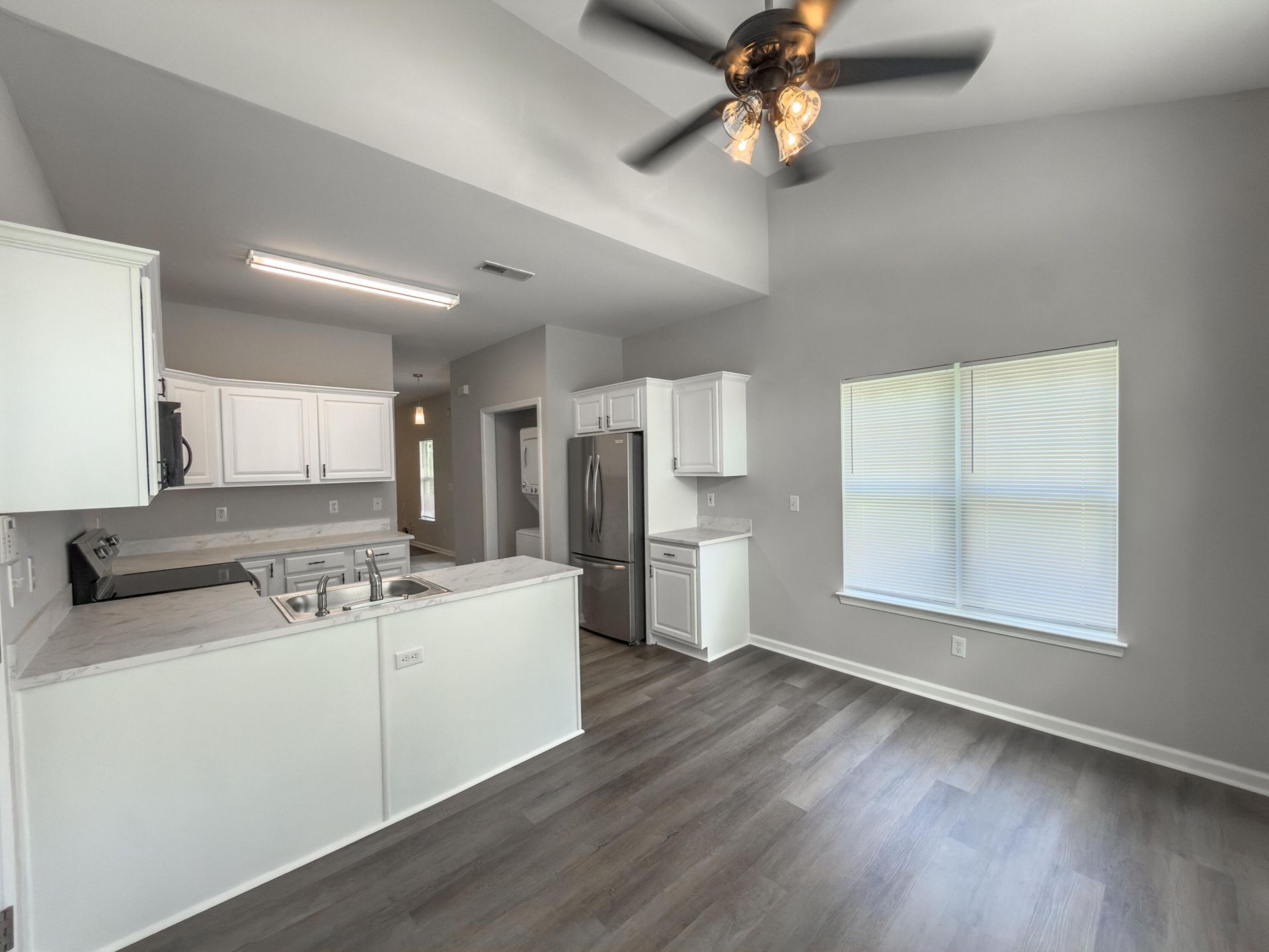 251 Grand Oaks Drive Photo 11