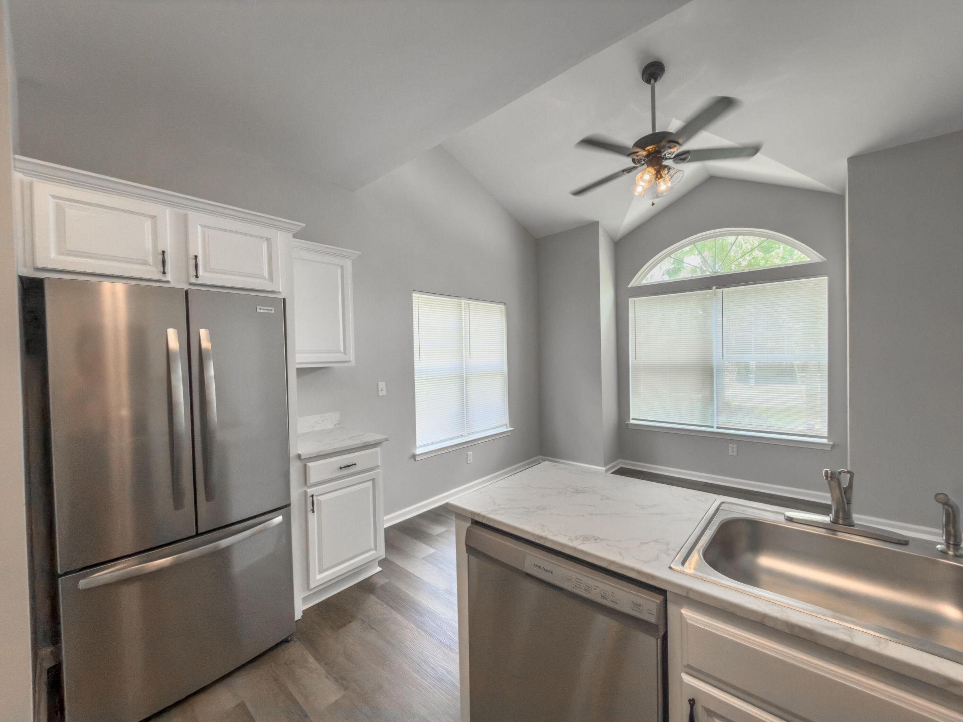 251 Grand Oaks Drive Photo 7