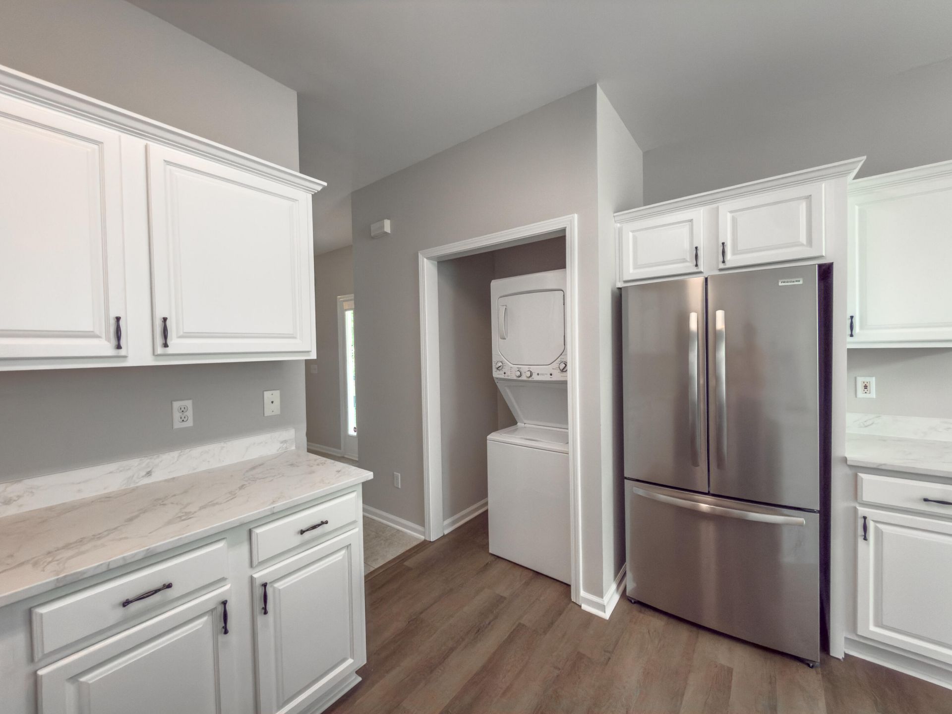 251 Grand Oaks Drive Photo 8