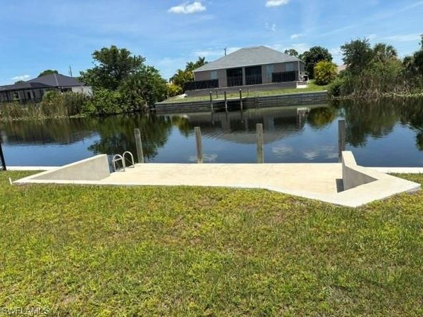 2827 SW 2nd TER , CAPE CORAL, FL 33991