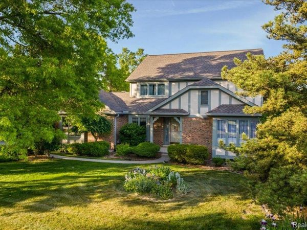 39256 Heatherbrook Drive , Farmington Hills, MI 48331
