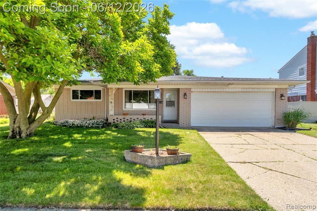 4840 Iowa Drive, Warren, MI 48092 Main Photo