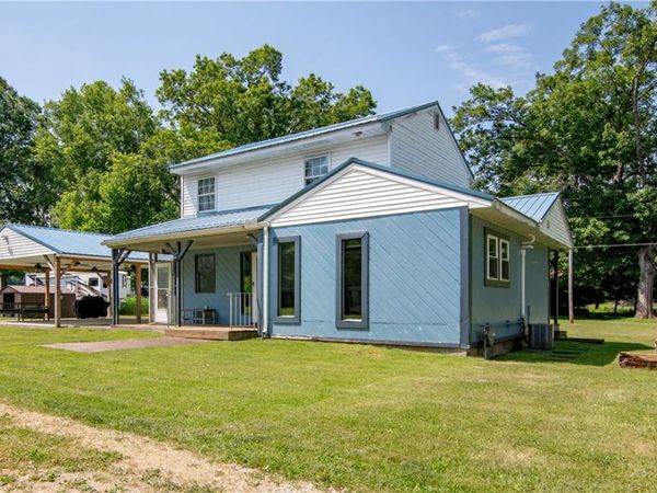 118 Allegheny Dr, Karns City, PA 16041