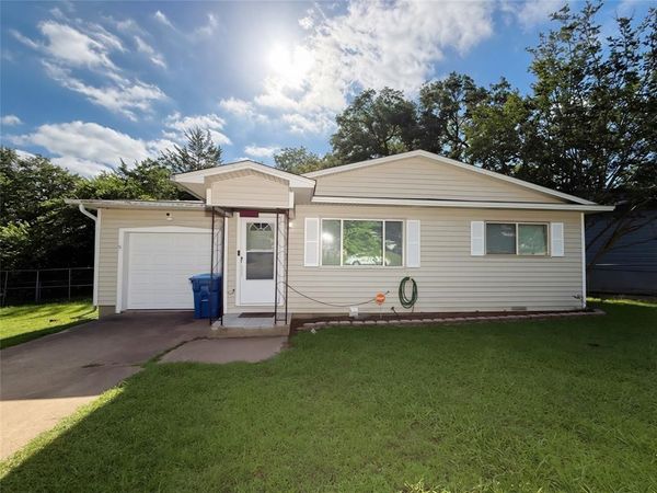 1200 Park Drive , Denison, TX 75020