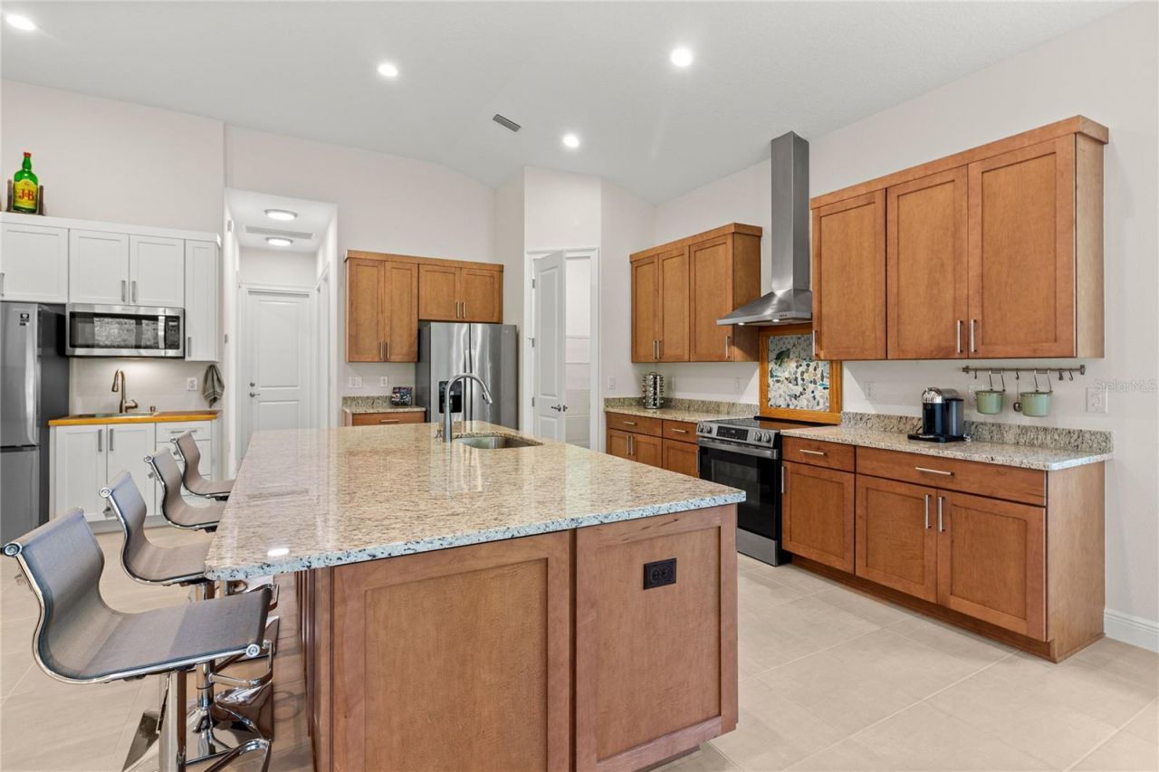 5090 Greens Drive , Lady Lake, FL 32159 Photo
