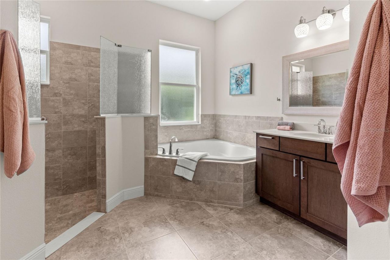 5090 Greens Drive , Lady Lake, FL 32159 Photo