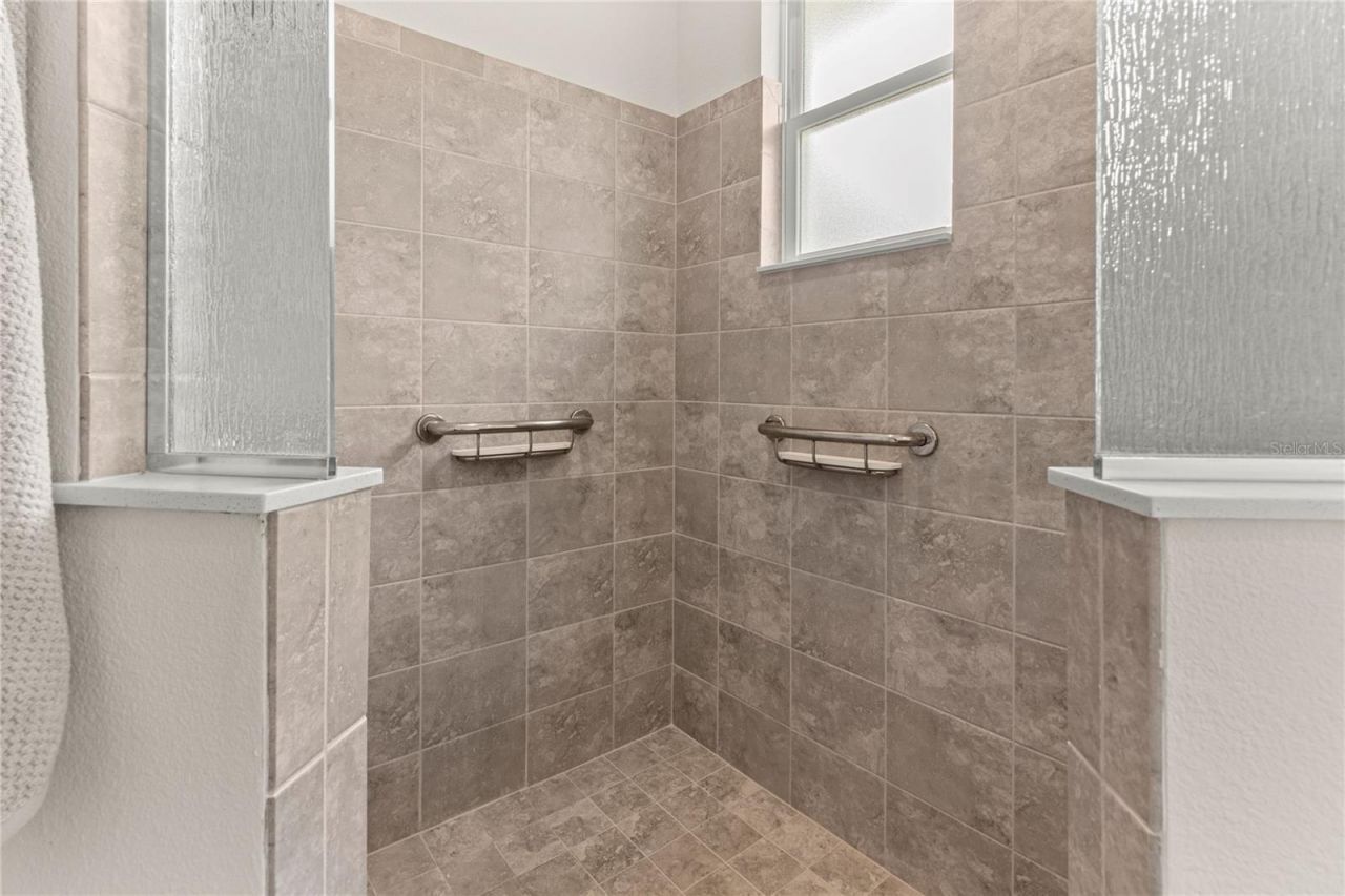 5090 Greens Drive , Lady Lake, FL 32159 Photo