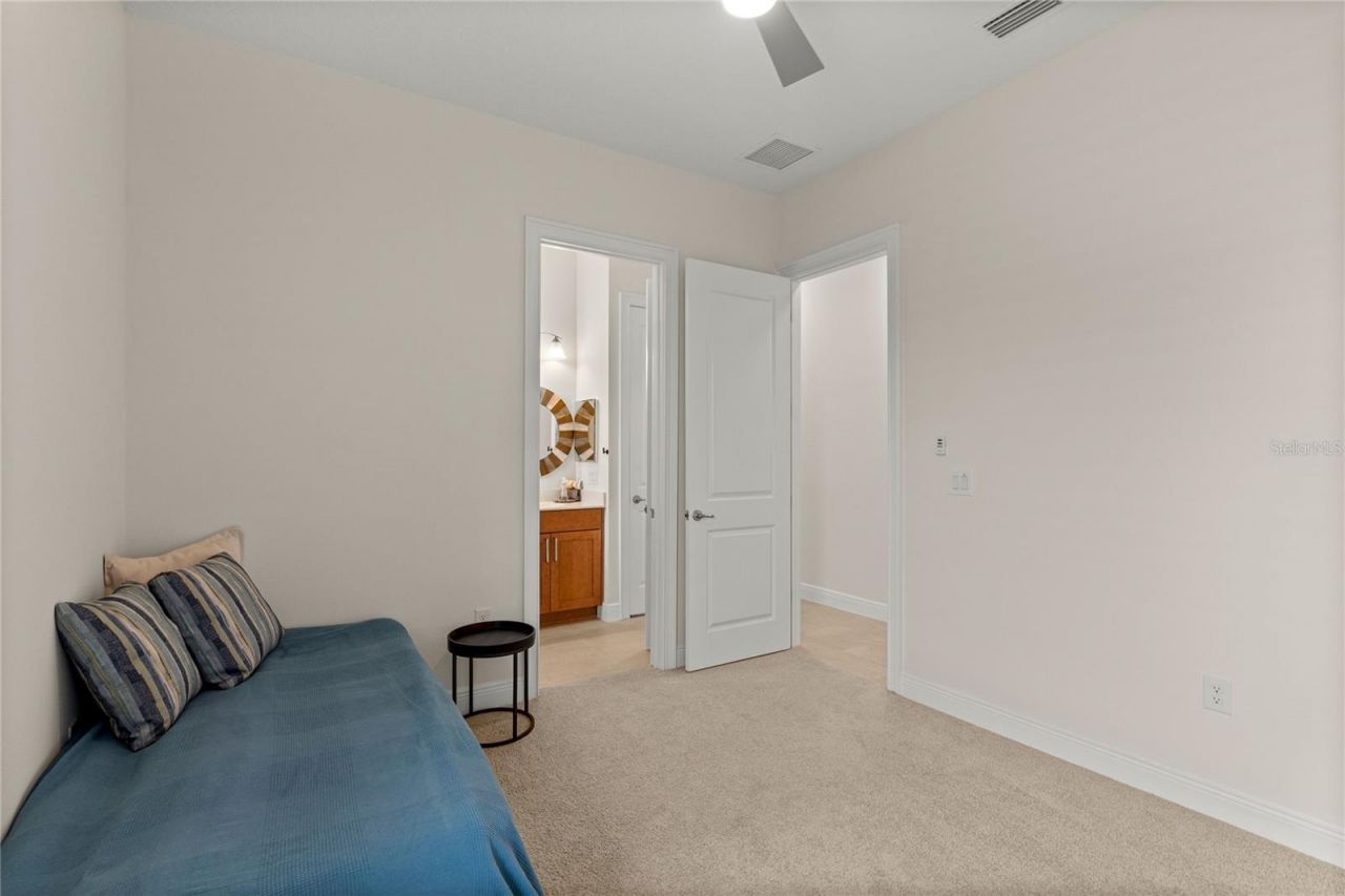 5090 Greens Drive , Lady Lake, FL 32159 Photo