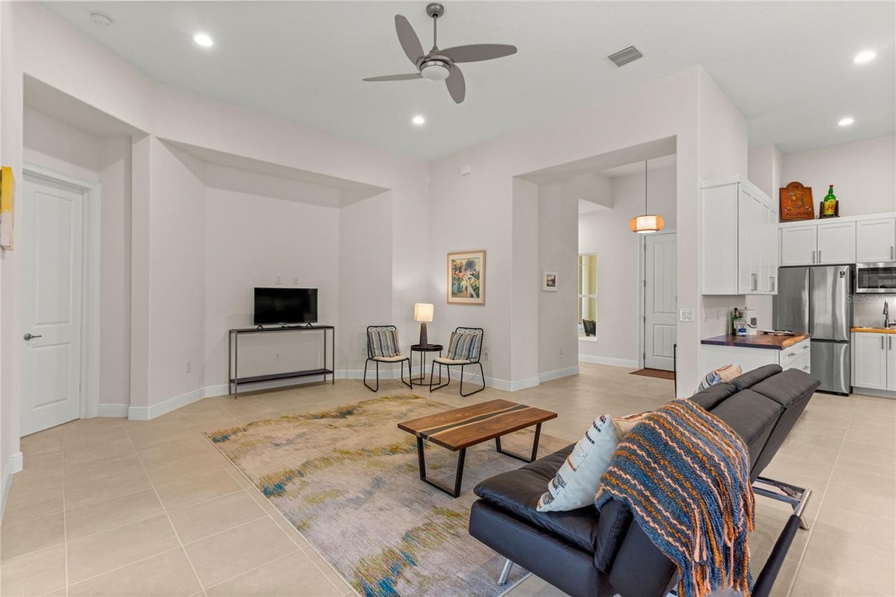 5090 Greens Drive , Lady Lake, FL 32159 Photo