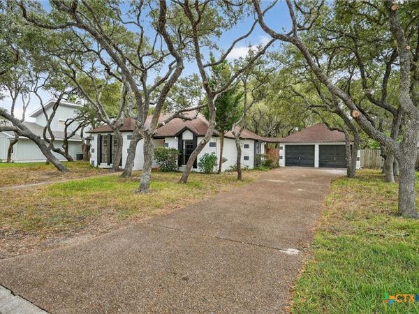 107 Cherry Hills Drive , Rockport, TX 78382