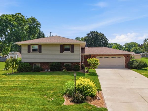 317 ARBOR VITAE Drive, Germantown Hills, IL 61548