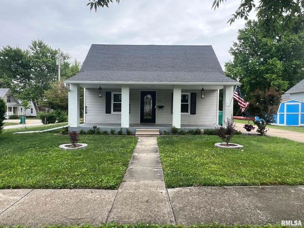 304 E SUMMIT Street, Macomb, IL 61455