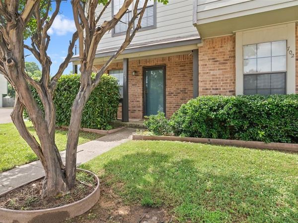 700 W Collins Street, Denton, TX 76201