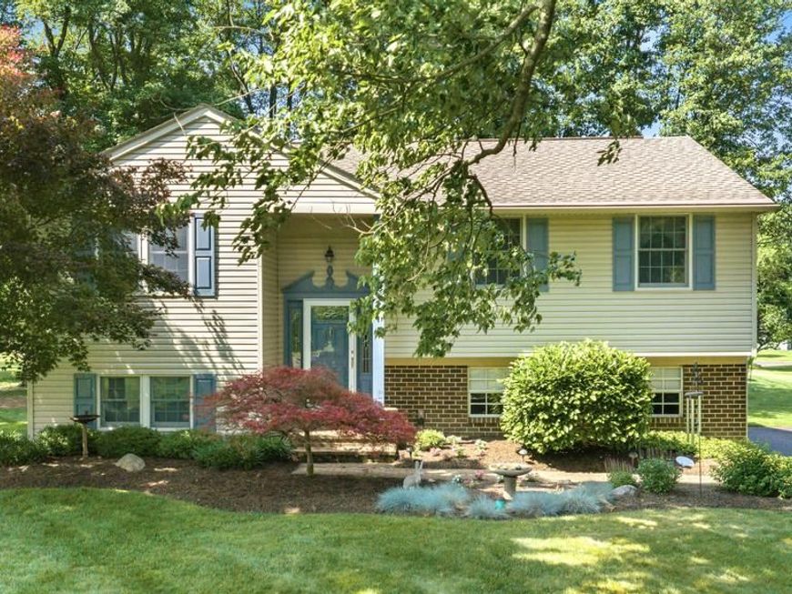 113 Acorn Place, North Wales, PA 19454 Main Photo