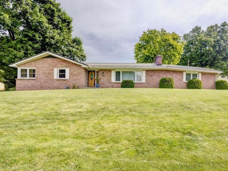 205 Marita Drive, Mount Vernon, OH 43050 Photo 1