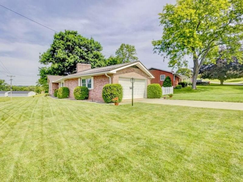 205 Marita Drive, Mount Vernon, OH 43050 Photo 2