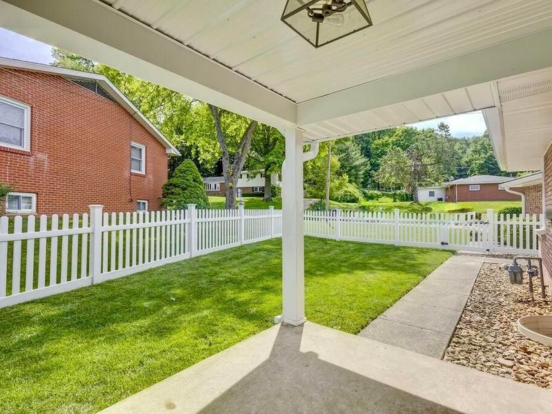 205 Marita Drive, Mount Vernon, OH 43050 Photo 4