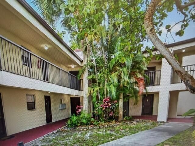 2308 S Cypress Bend Drive, Unit #123, Pompano Beach, FL 33069 Photo