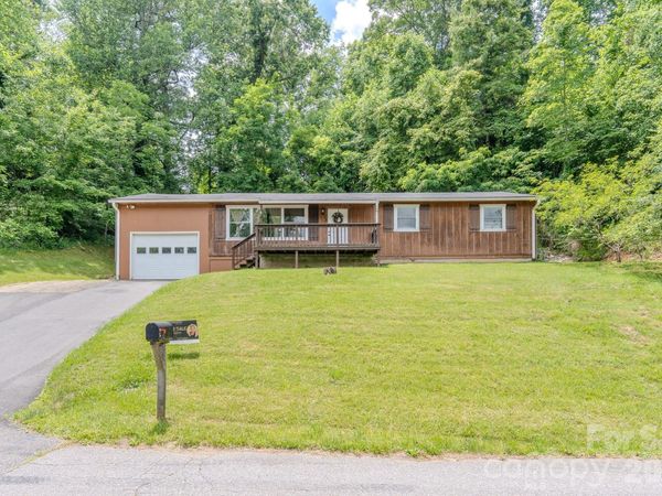 84 English Road, Spruce Pine, NC 28777