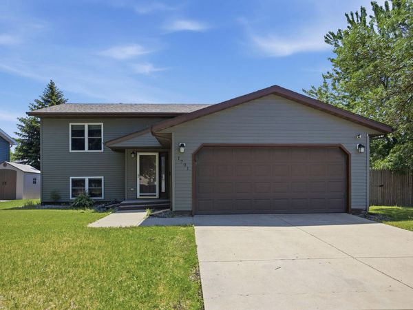 1701 3rd Avenue E, West Fargo, ND 58078