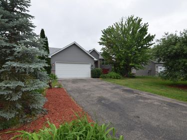 5756 Woodbridge Drive, Savage, MN 55378