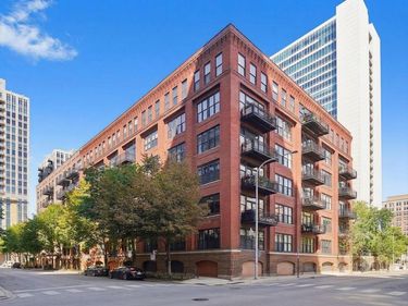 520 W Huron Street, Unit 612, Chicago, IL 60654