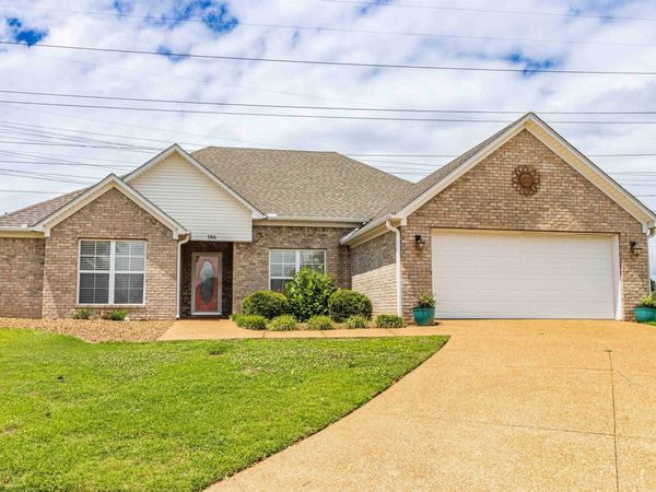 186 WALNUT TRACE DR, Jackson, TN 38305