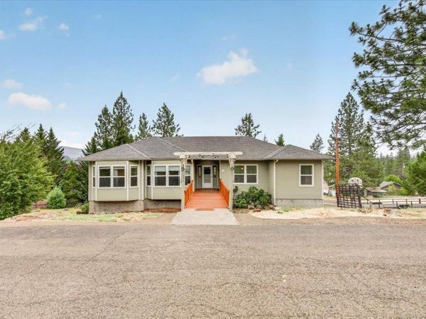 394 Pinetop Terrace, Shady Cove, OR 97539
