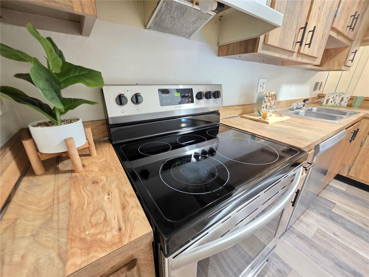 2935 Lichen Lane, Unit C, Clearwater, FL 33760 Photo