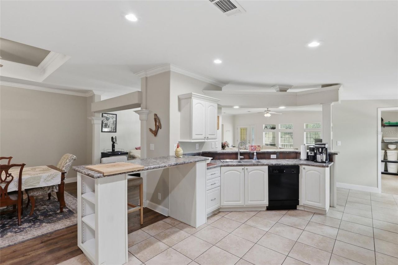 9468 Janmar Road , Dade City, FL 33525 Photo