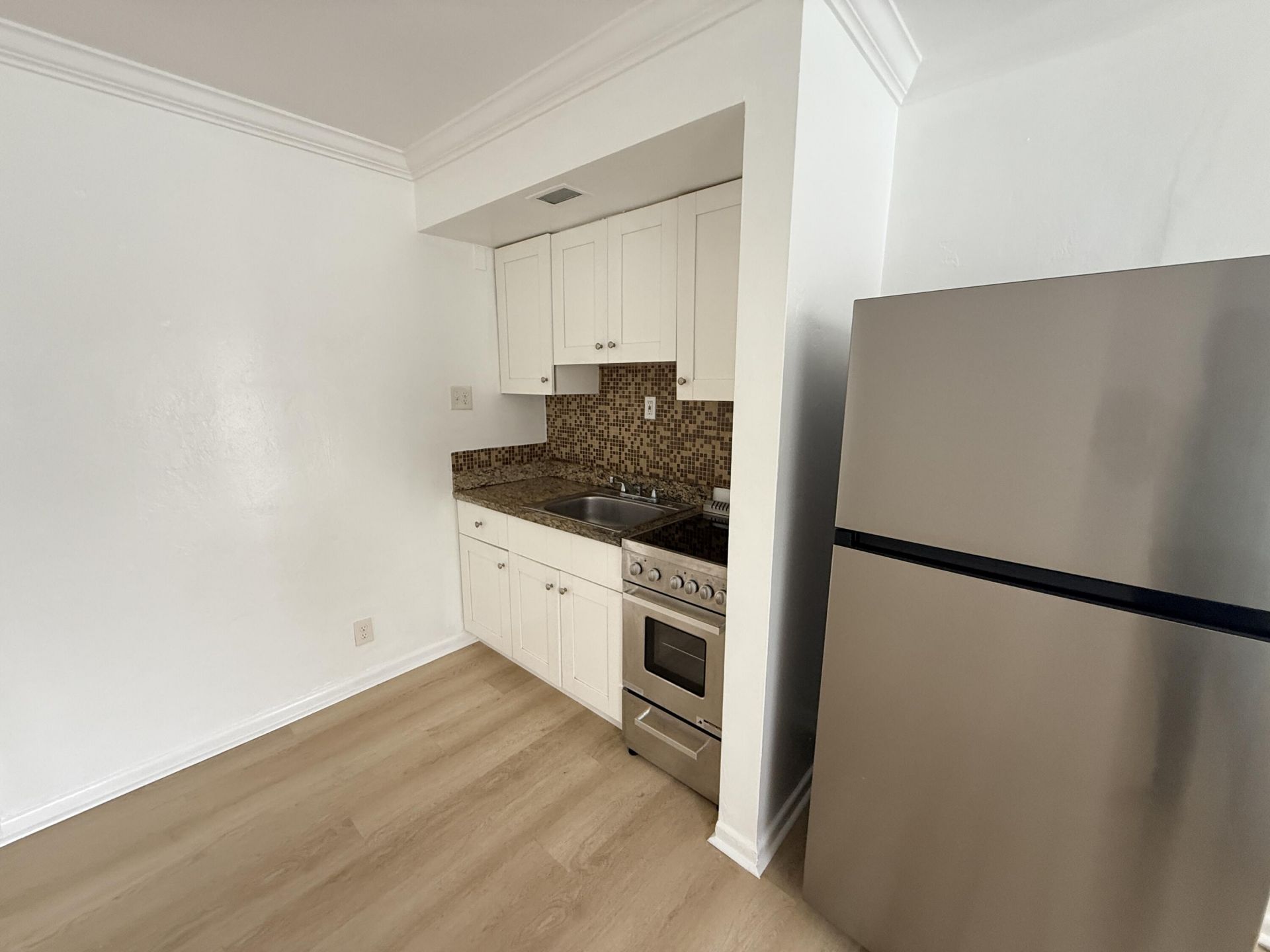 220 Walton Boulevard, Unit 2, West Palm Beach, FL 33405 Photo
