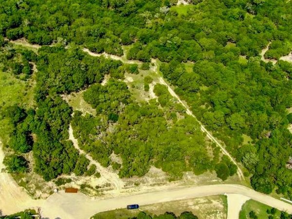 1337 Windy HL, Salado, TX 76571