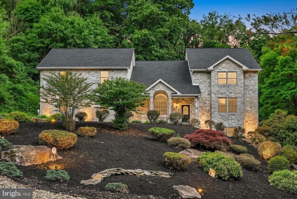 1289 OAK TERRACE LANE , POTTSVILLE, PA 17901