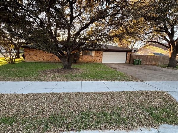 6533 Riviera Drive, North Richland Hills, TX 76180