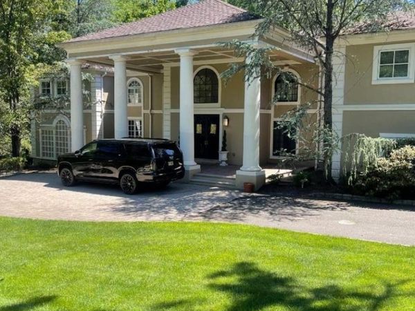 24 Wildwood Rd, Saddle River, NJ 07458