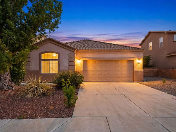 7036 Tree Line Avenue NW, Albuquerque, NM 87114