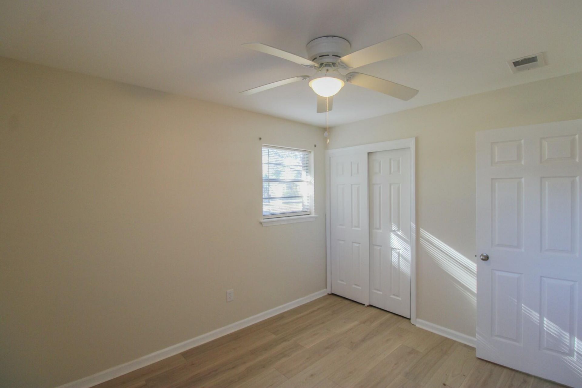 305 Millcreek Drive Photo 11