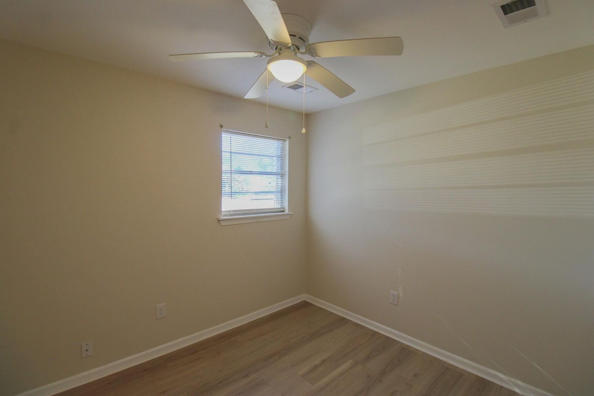 305 Millcreek Drive Photo 12