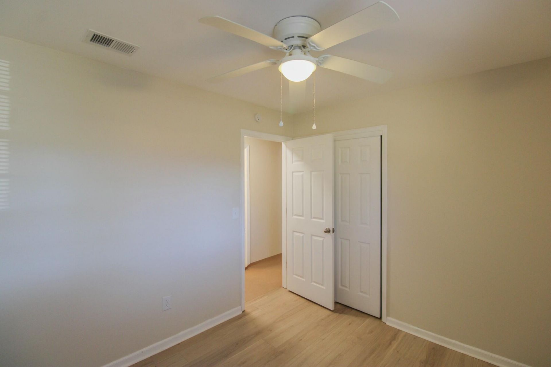 305 Millcreek Drive Photo 13