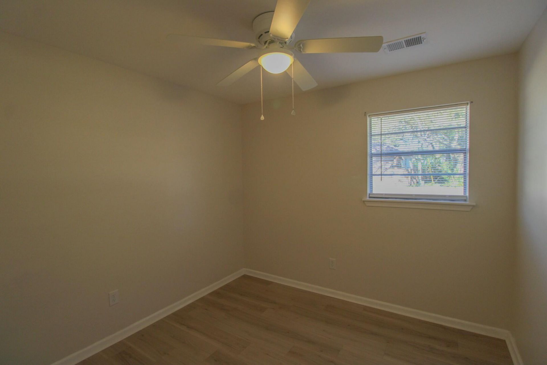 305 Millcreek Drive Photo 15