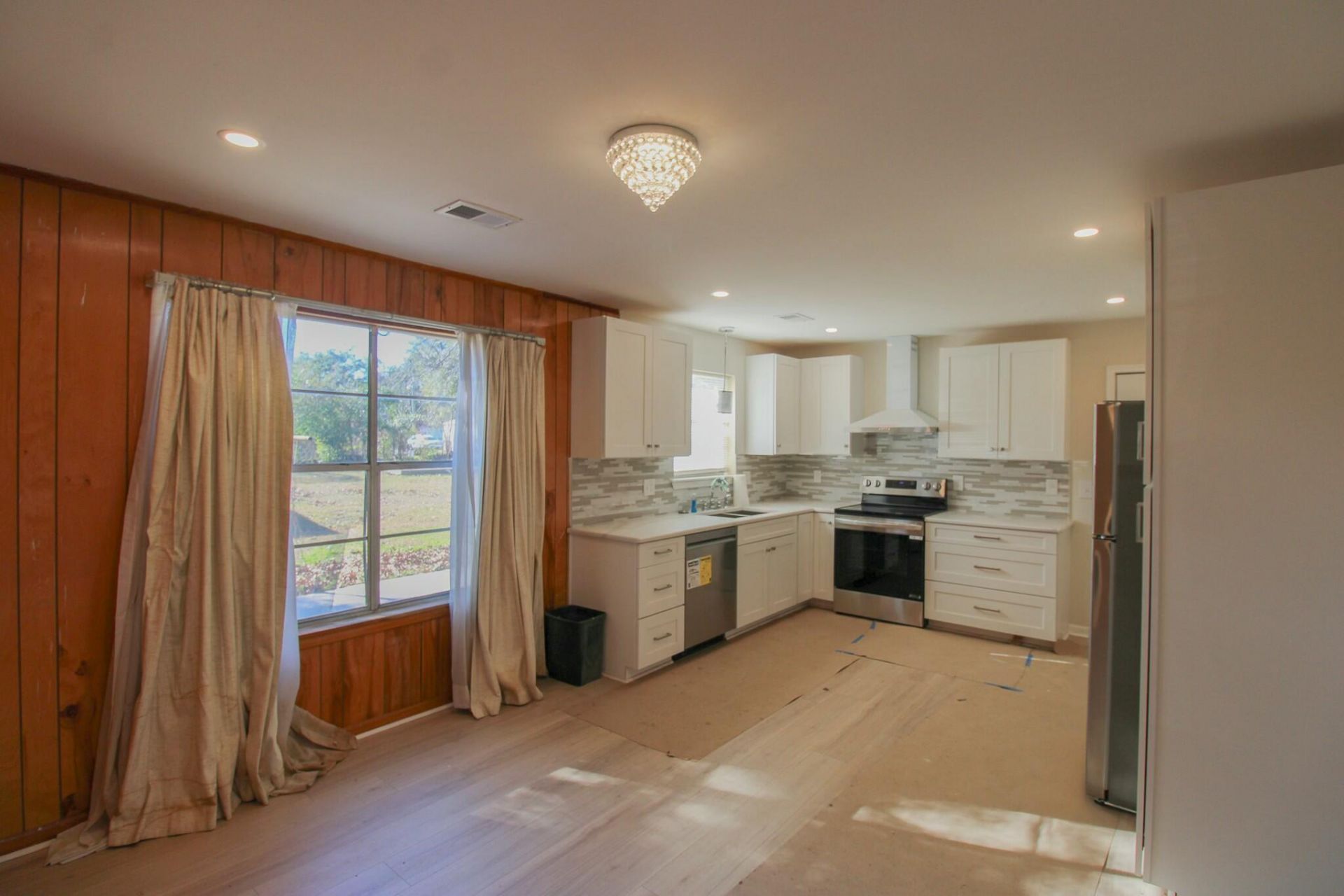 305 Millcreek Drive Photo 4
