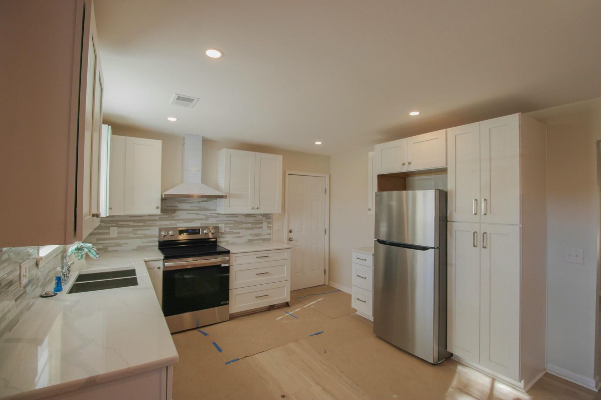 305 Millcreek Drive Photo 6