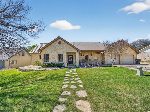 204 RED OAK LN, Ingram, TX 78025