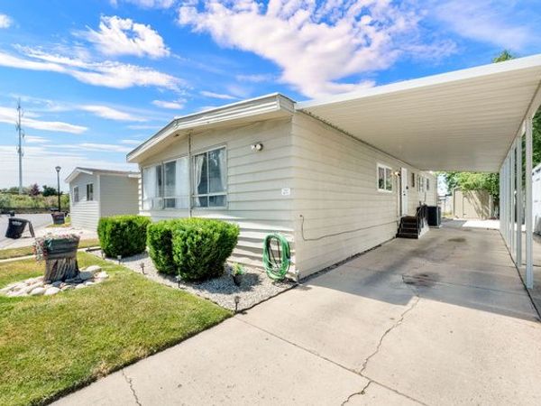 884 STORM MOUNTAIN DR, Taylorsville, UT 84123