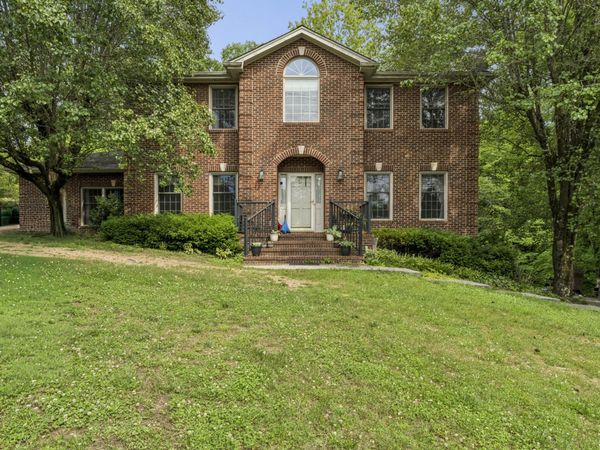 2705 Berkshire Lane, Kingsport, TN 37660