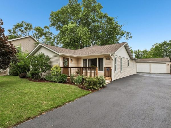 2802 Hawk Lane , Rolling Meadows, IL 60008