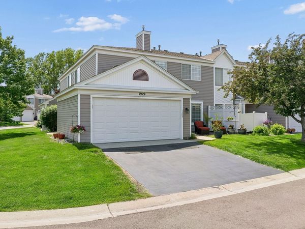 1929 Southcross Drive W, Unit 1204, Burnsville, MN 55306